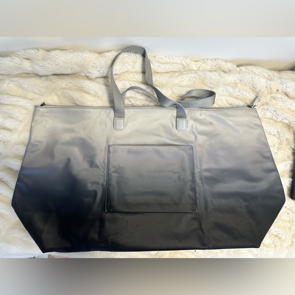 TUMI Gradient Gray and Black Travel Bag - Picture 11 of 15